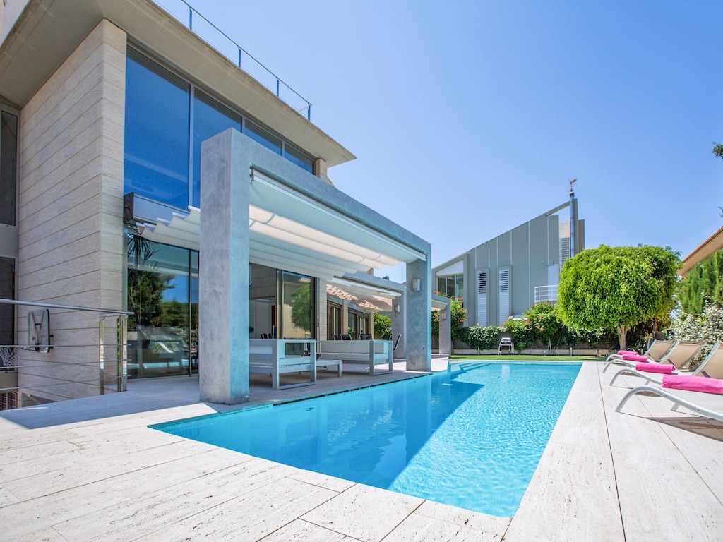 Villa in Son Veri Nou met zwembad en zeezicht