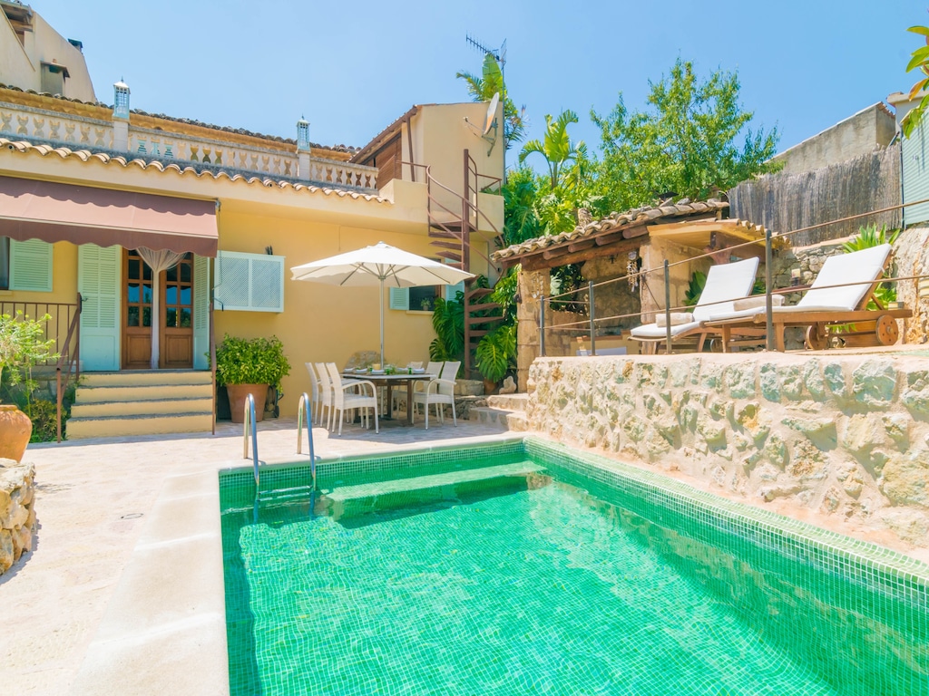 Villa in Caimari met Zwembad en Uitzicht