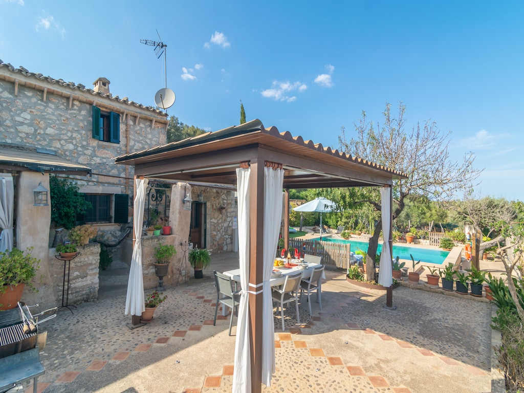 Sineu Retreat met zwembad