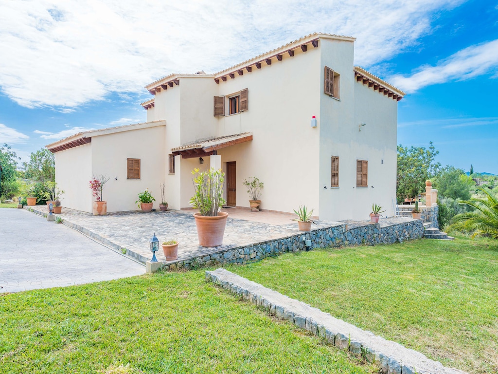 Villa in Artà met Infinity-zoutwaterzwembad