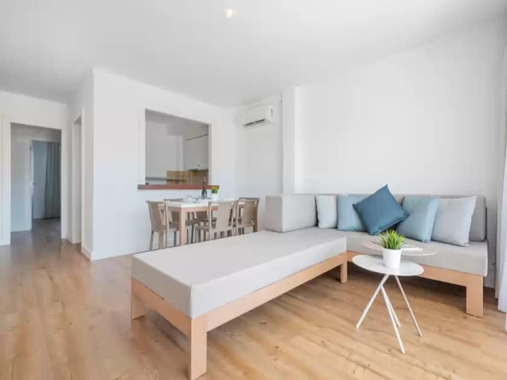 Modern appartement aan het strand