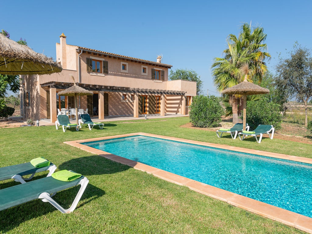 Villa bij het zwembad in Porto Cristo.