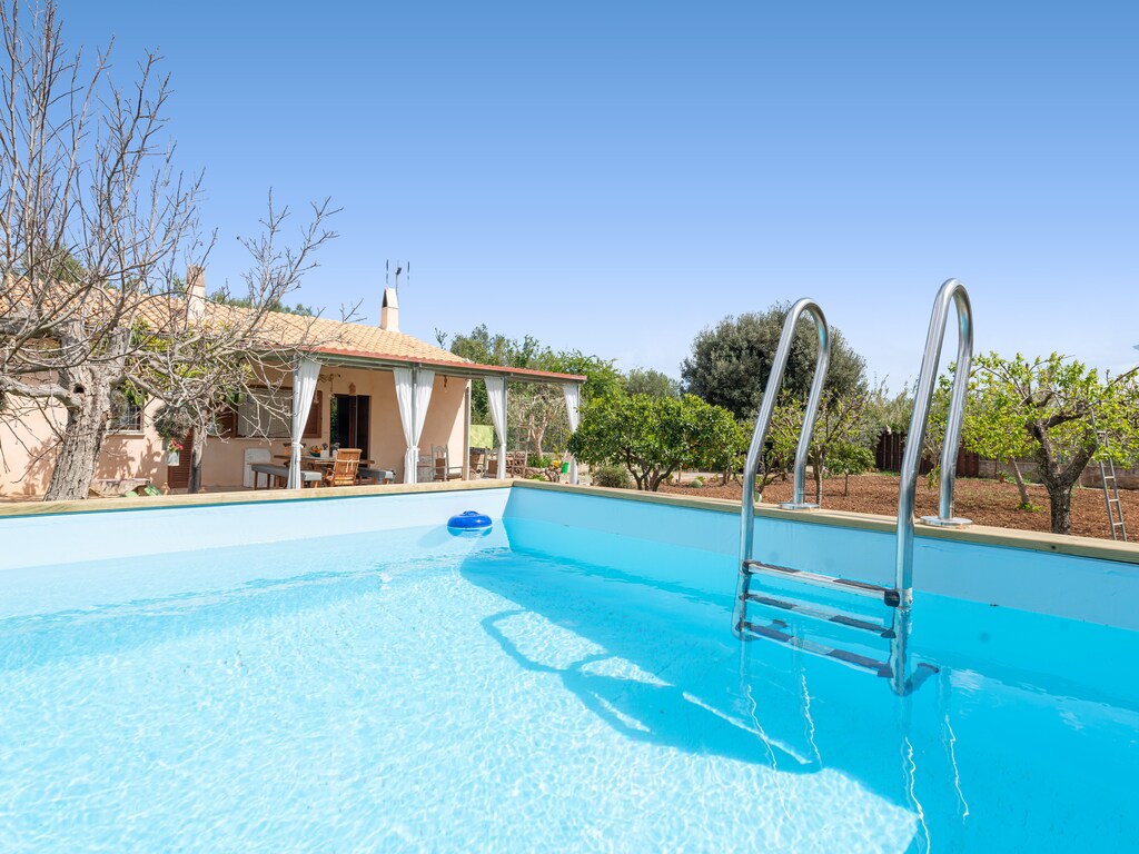 Villa in Búger met Privézwembad en BBQ