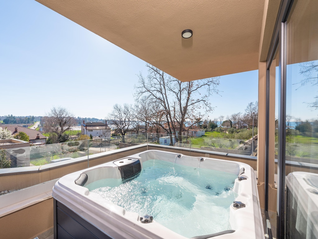 Appartement in Pula met Zeezicht en Bubbelbad