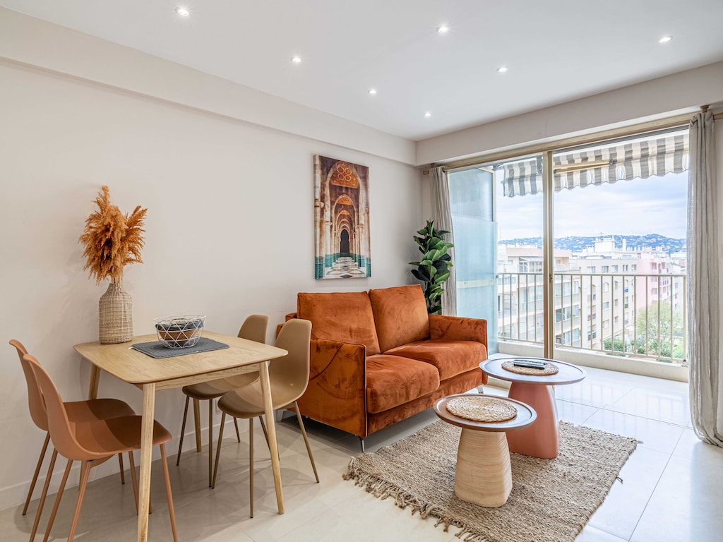Gerenoveerd appartement op 250m van het strand - Stadscentrum - 2BR/6p