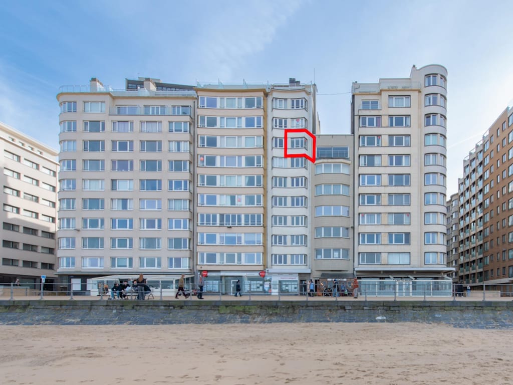 Appartement met frontaal zeezicht in Oostende