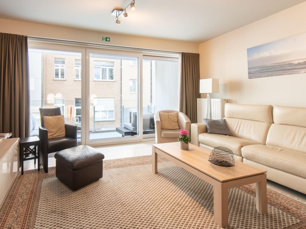 Appartement aan Zee in Oostende met Terras