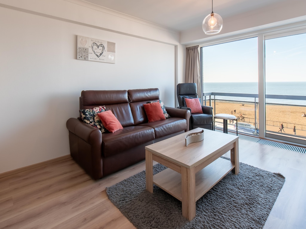 Appartement in Mariakerke met Zeezicht