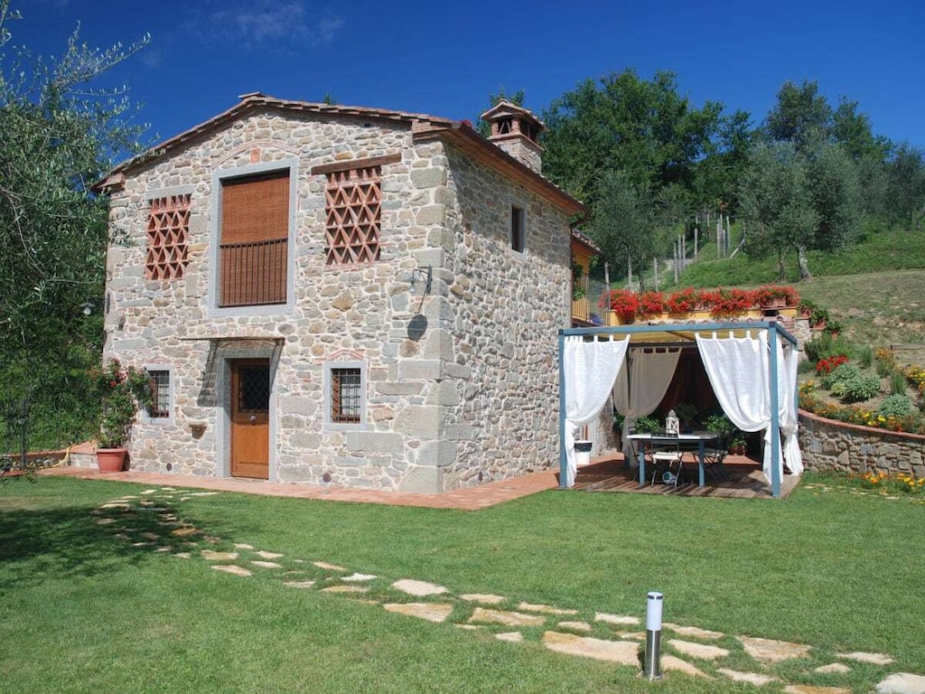 Villa in Pescia met zwembad