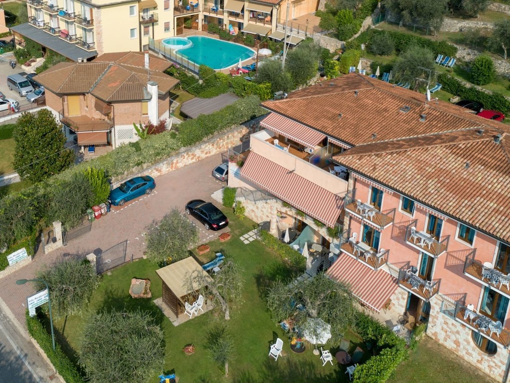 Vakantieappartement in Brenzone met parkeerplaats