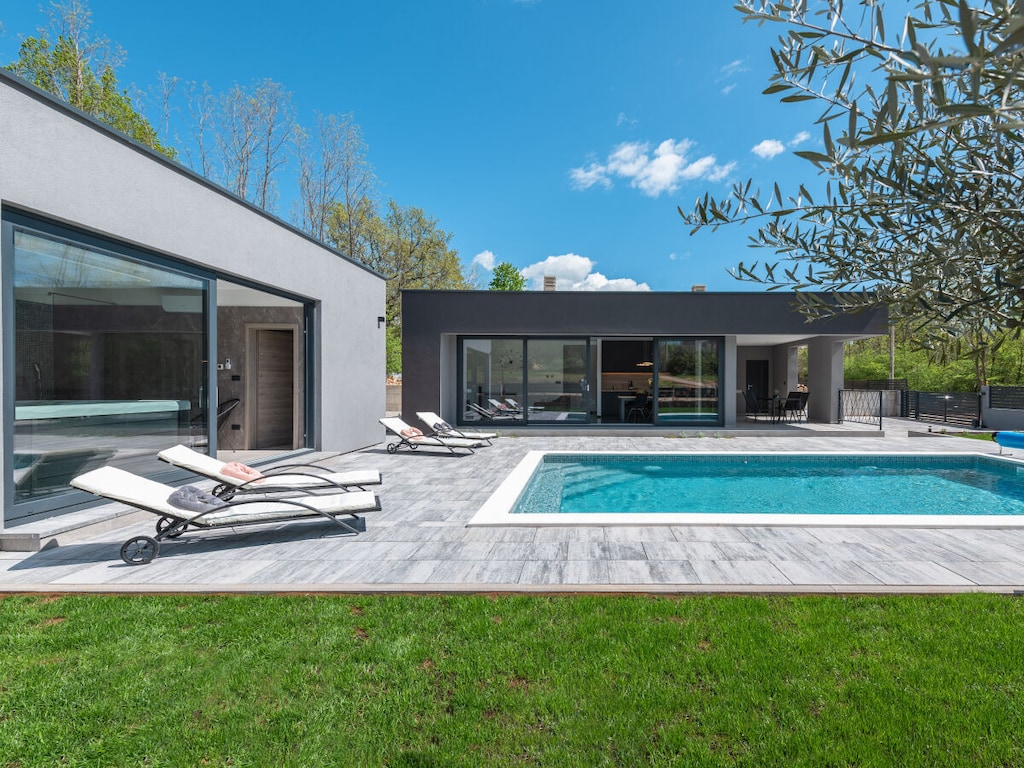 Villa in Županići met zwembad