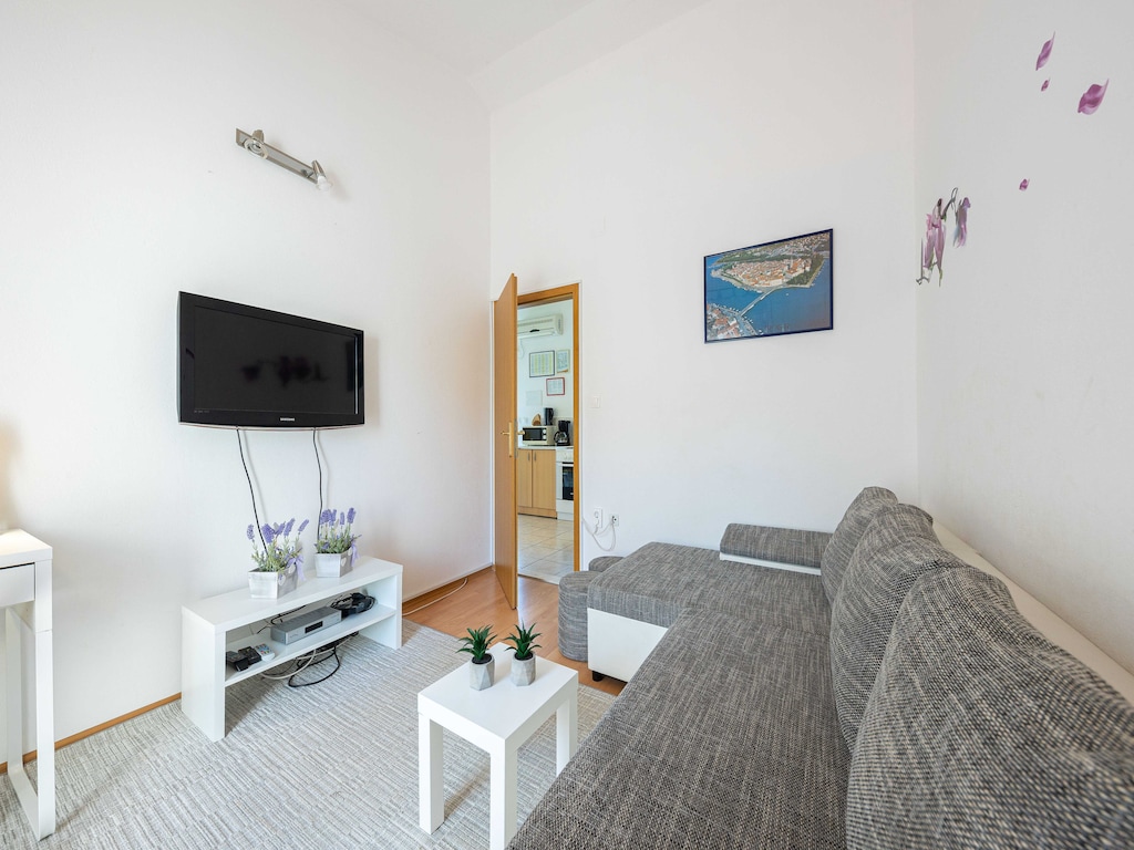 Spacious Prgomet Retreat with Private Pool, Fitness Centre, and Garden - Three Bedroom Villa