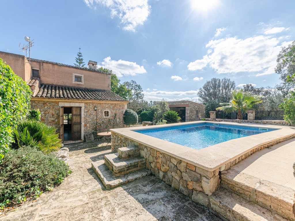 Mooie villa met privézwembad