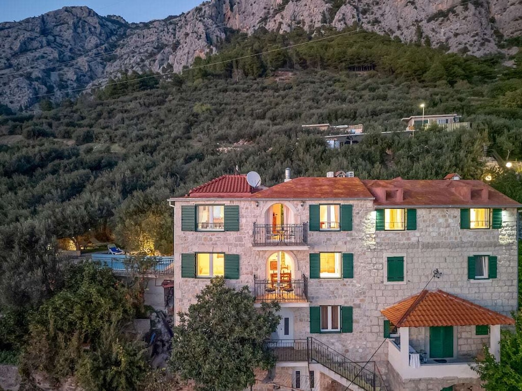Villa in Makarska met zwembad