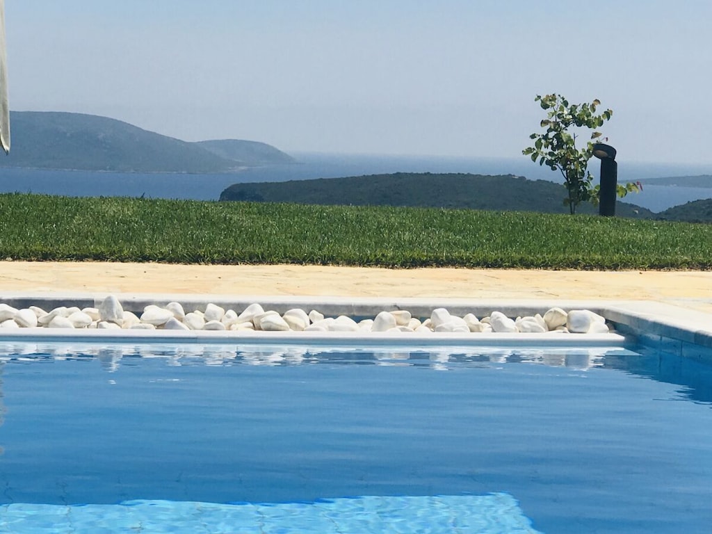 Villa in Kamaria met zwembad