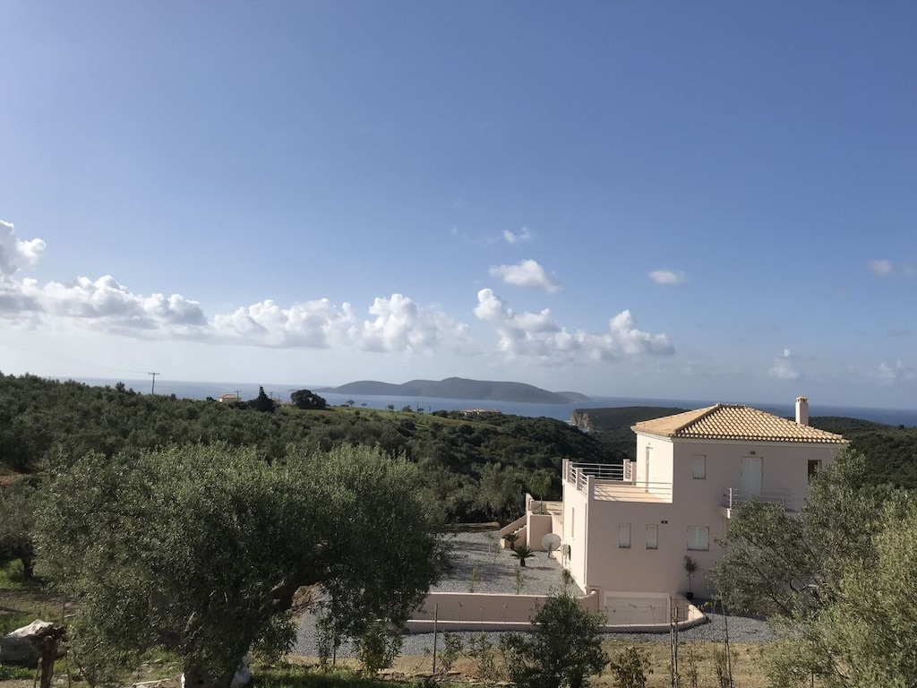 Villa in Kamaria met zwembad