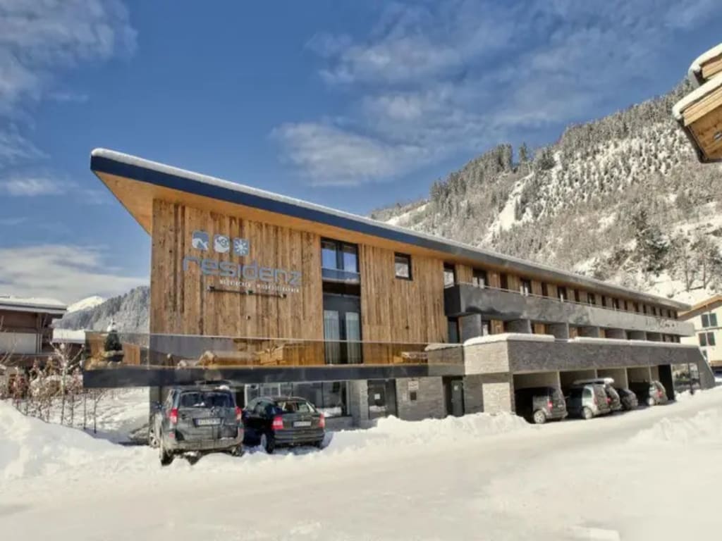 Alpine Retreat with Scenic Balcony