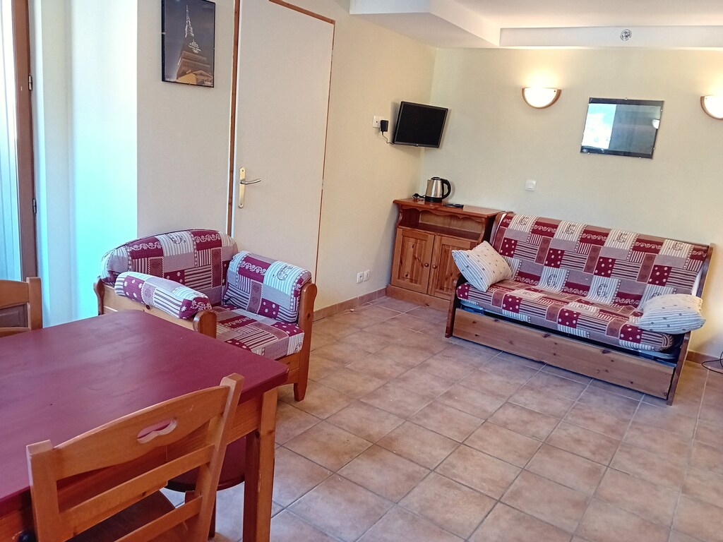 Ferienwohnung mit Parkplatz in der Nähe des Flusses