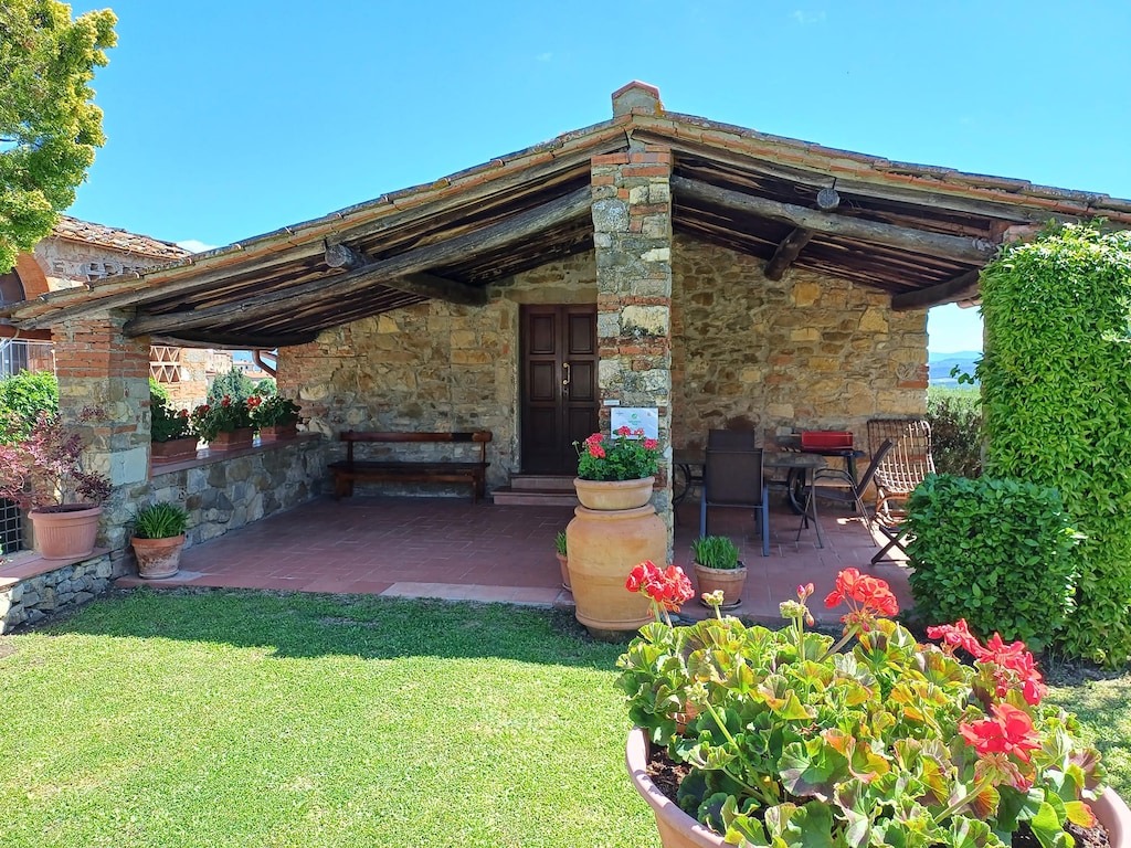 Boerderij in Toscane met Uitzicht op Olijven