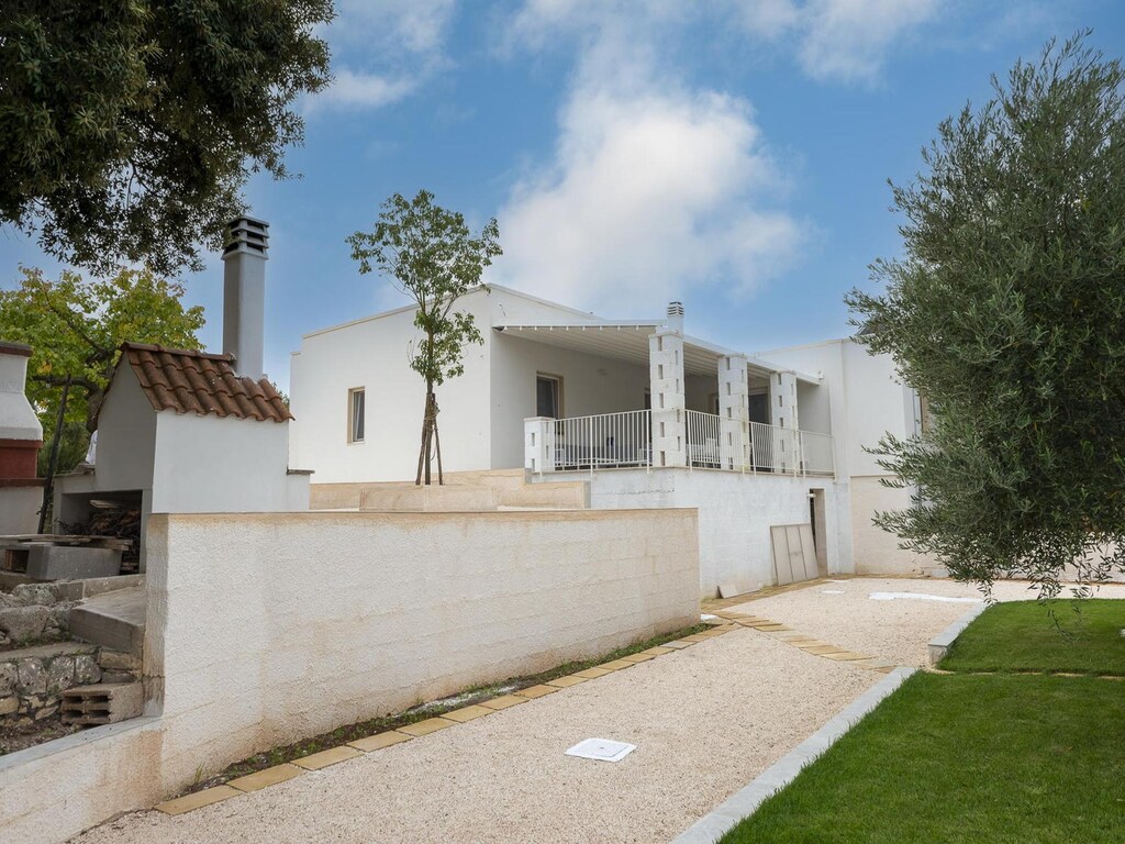 Villa bij Cisternino met zwembad en boomgaard