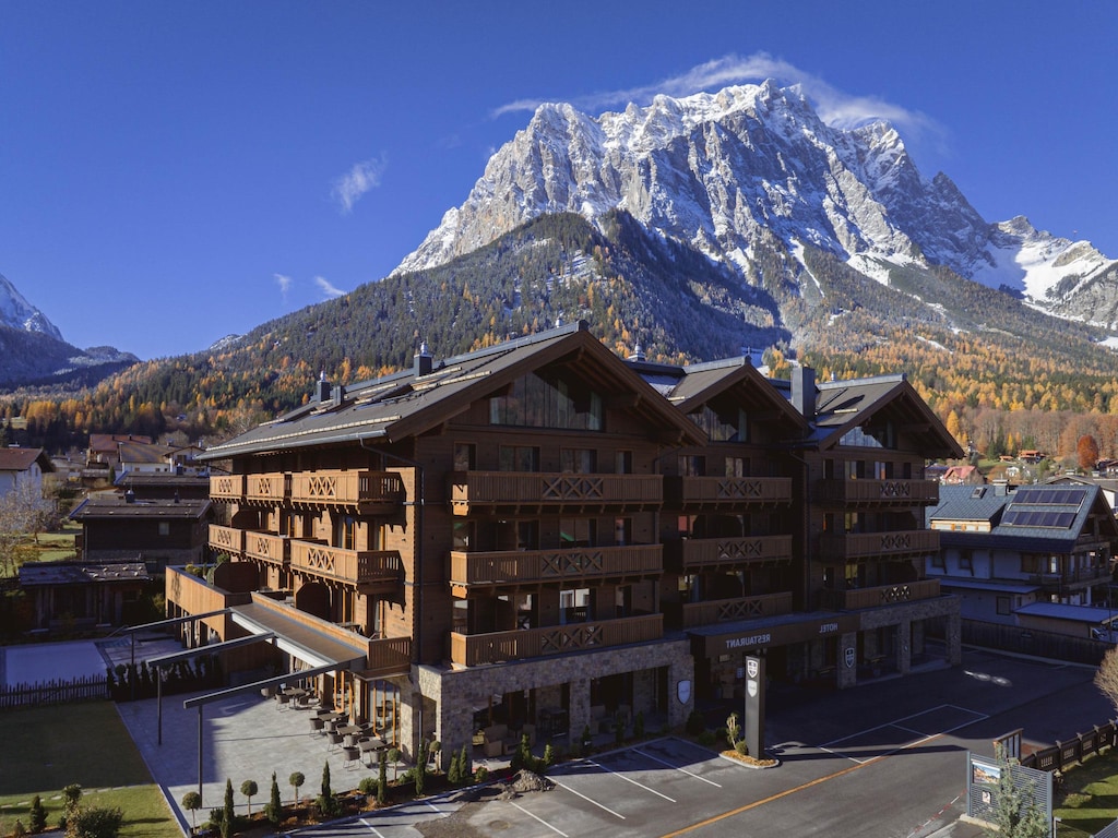 Welcoming chalet with balcony (No Deposit)