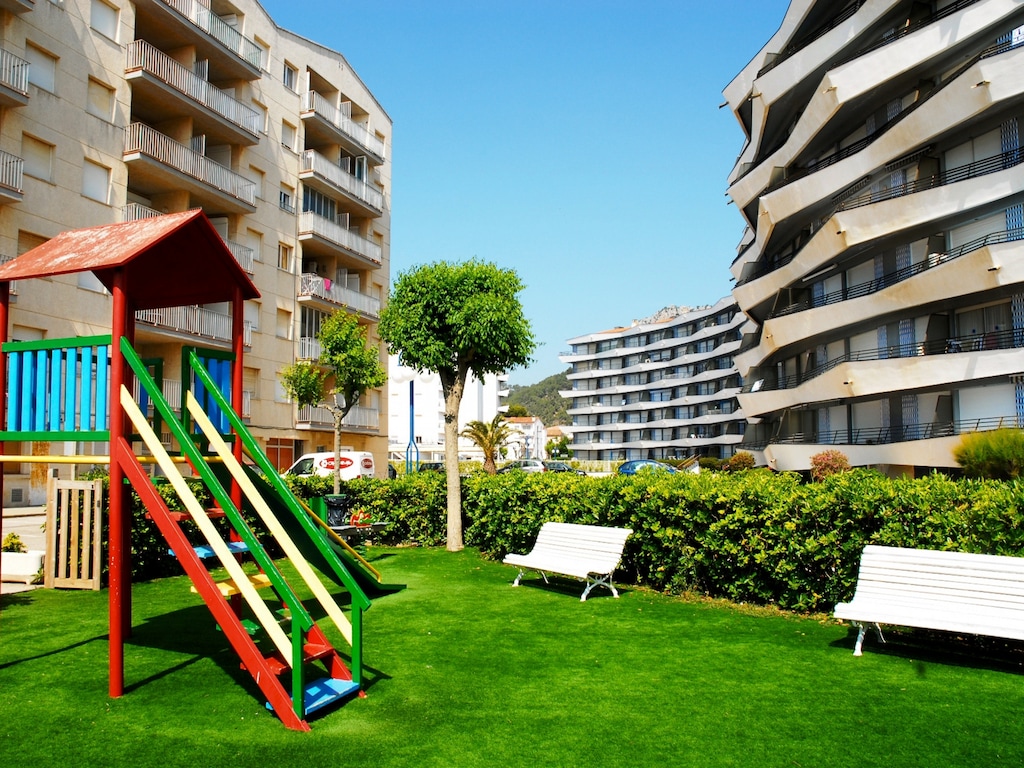Appartement in Estartit nabij de stad