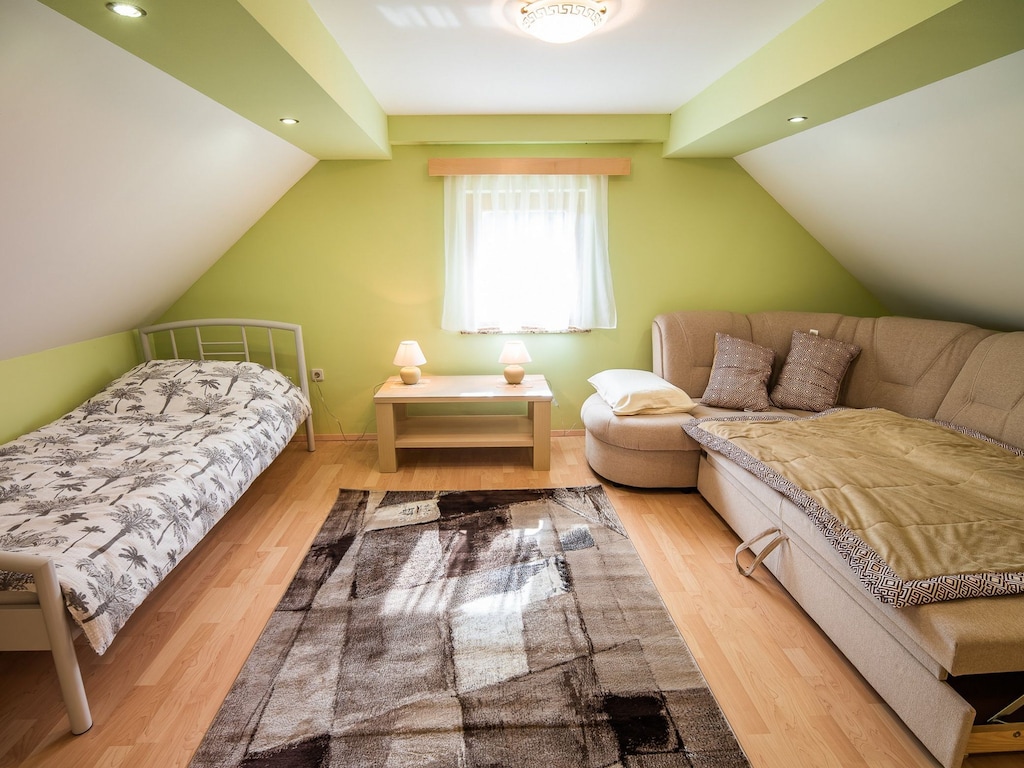 One Bedroom Holiday Home with Terrace and Garden