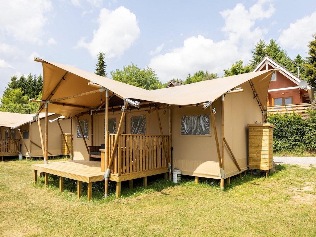 Ruime moderne tent voor 7 gasten