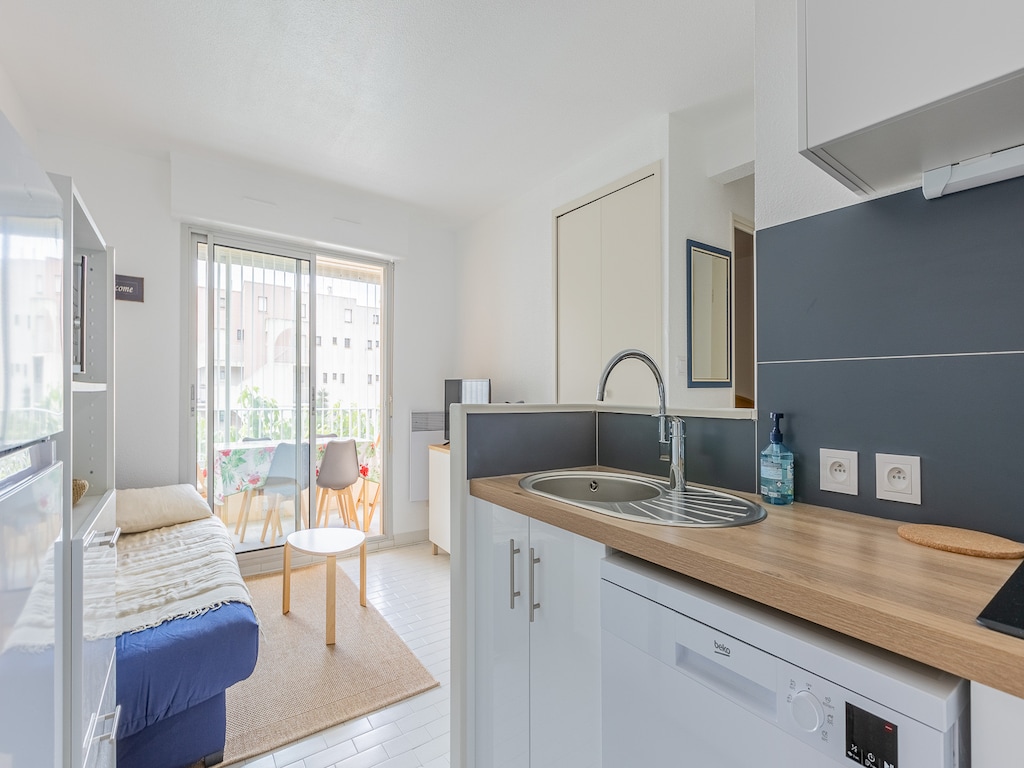 Appartement in Agde met verwarmd zwembad