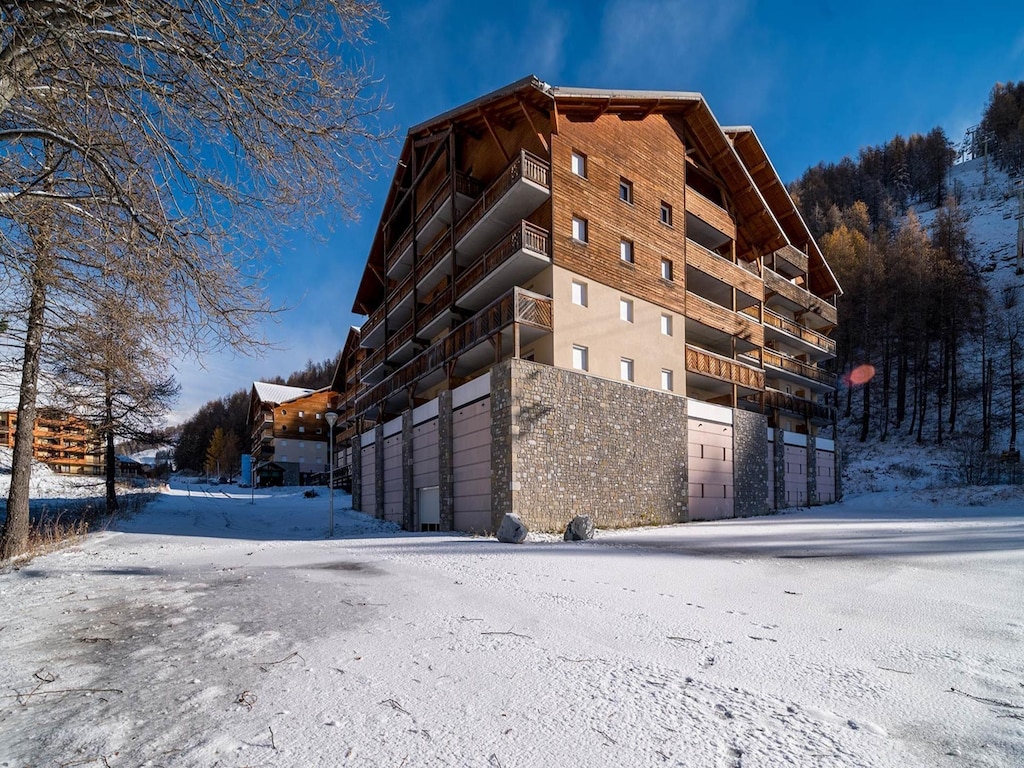 Appartement in Allos met Uitzicht op Bergen