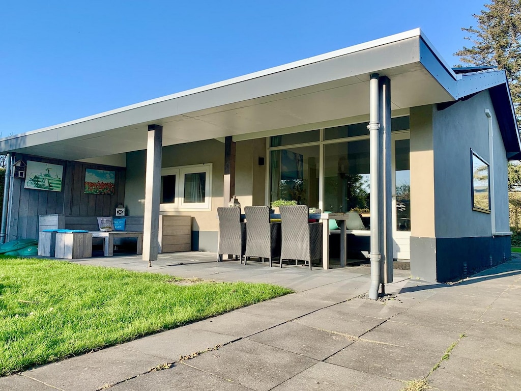 Bungalow in Sint Maartenszee mit Veranda