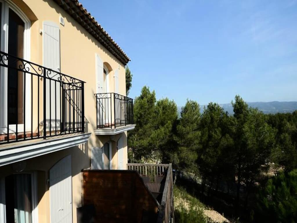 Wohnung in Provence mit Pools & Wildfluss