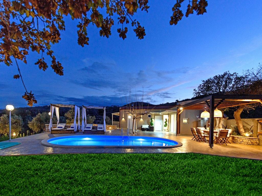 Villa met zwembad in Gerani