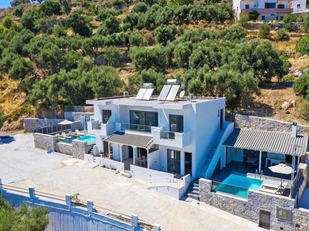 Villa in Sellia met privézwembad & zeezicht