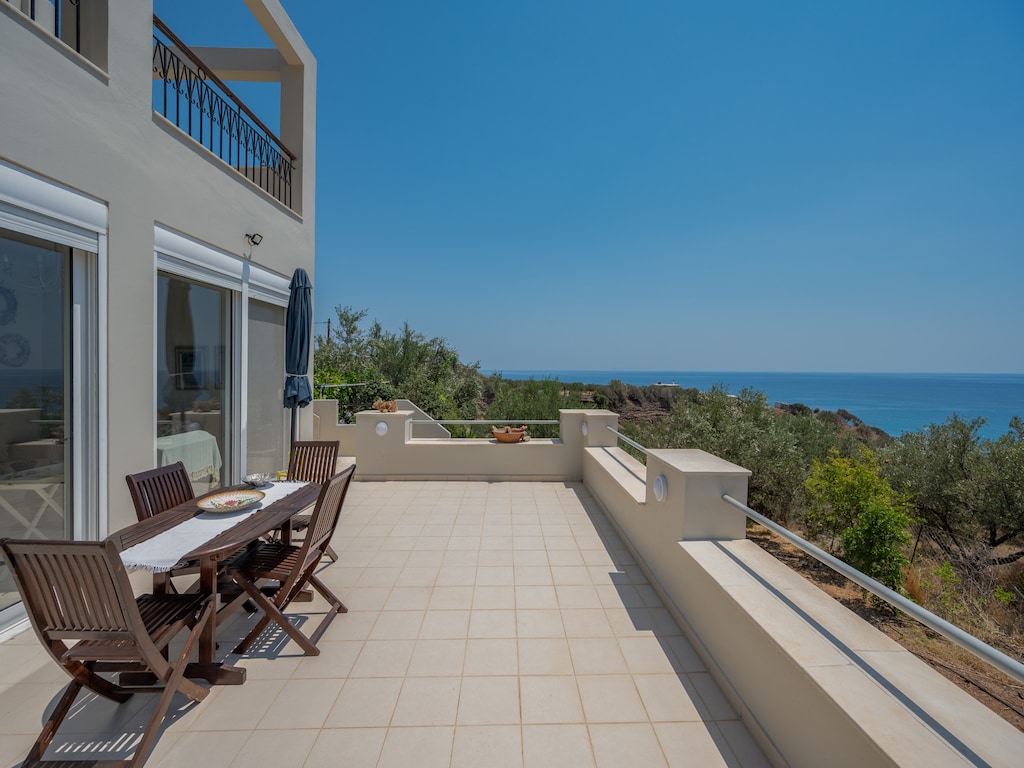 Huis op Kreta met zwembad bij strand