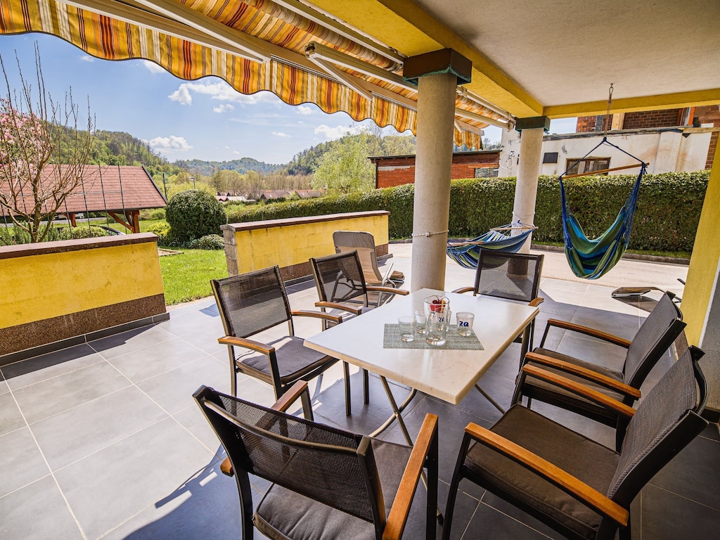 Sunny and Spacious Apartments with Terrace near Water Park - Three Bedroom Apartment with Terrace