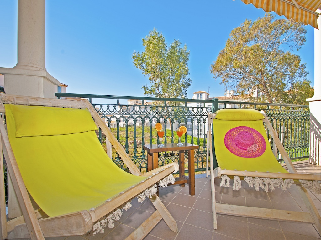 Appartement met 2 kamers en balkon