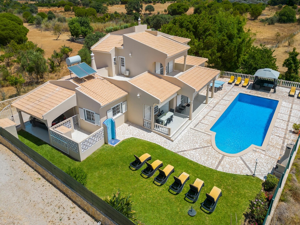 Ruime villa met 5 slaapkamers in Albufeira