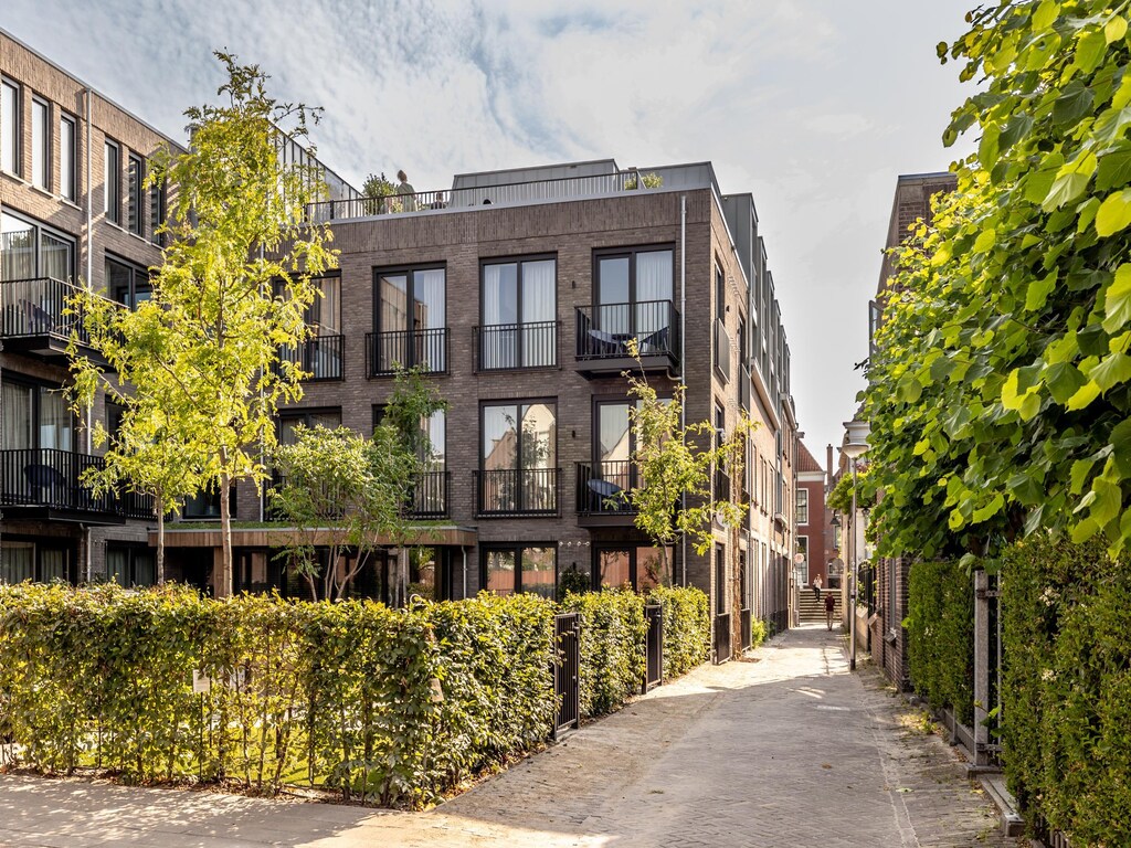 Prachtig appartement, uitzicht op Delftse gracht.