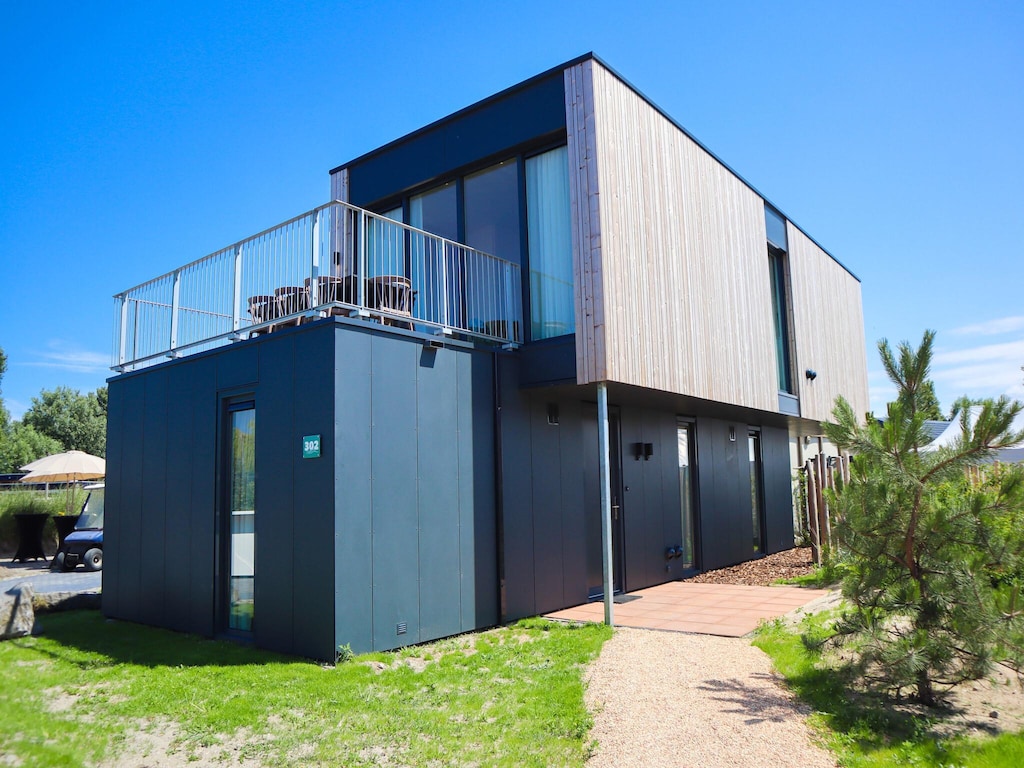 Bungalow in Nederland vlakbij de kust