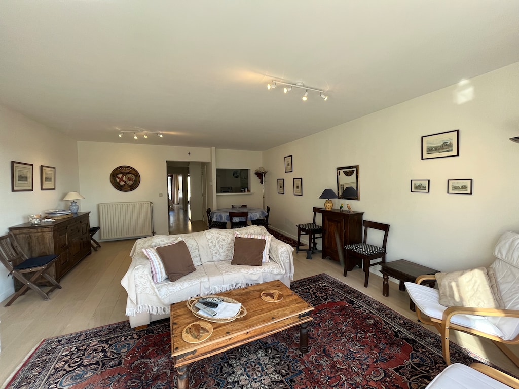 Appartement aan zee met terras