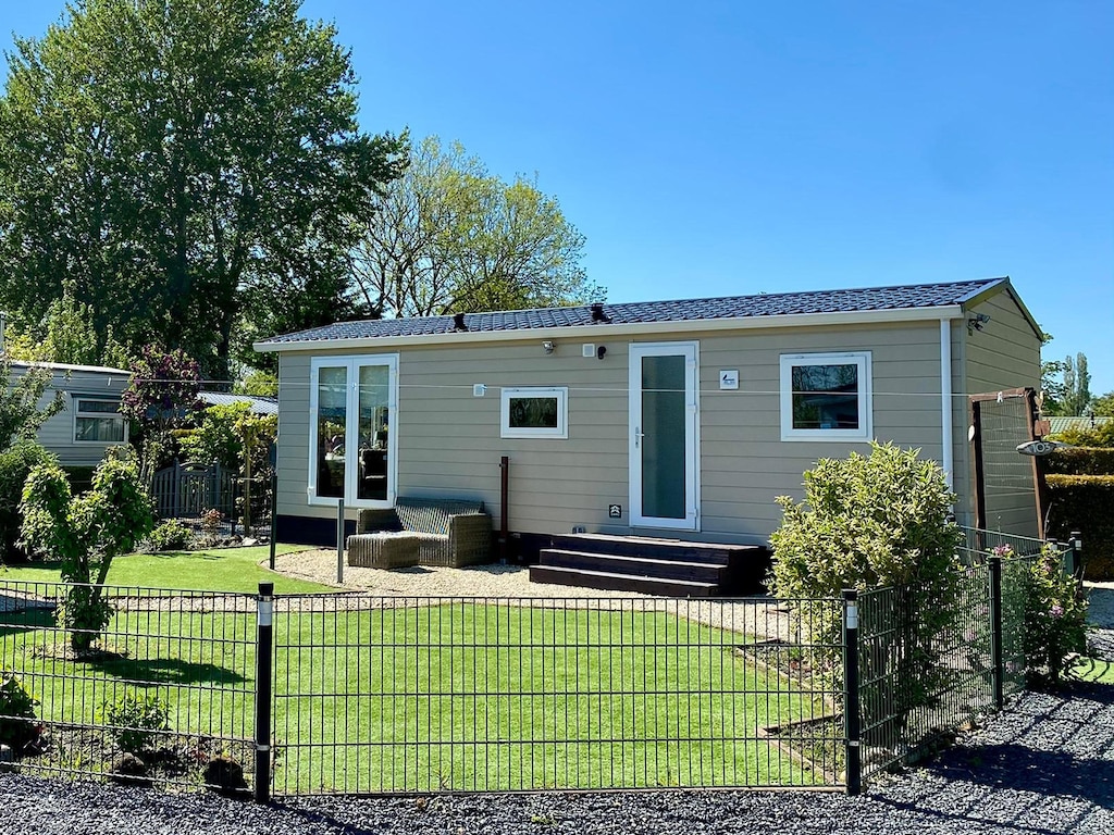 Modern chalet bij de Waddenzee