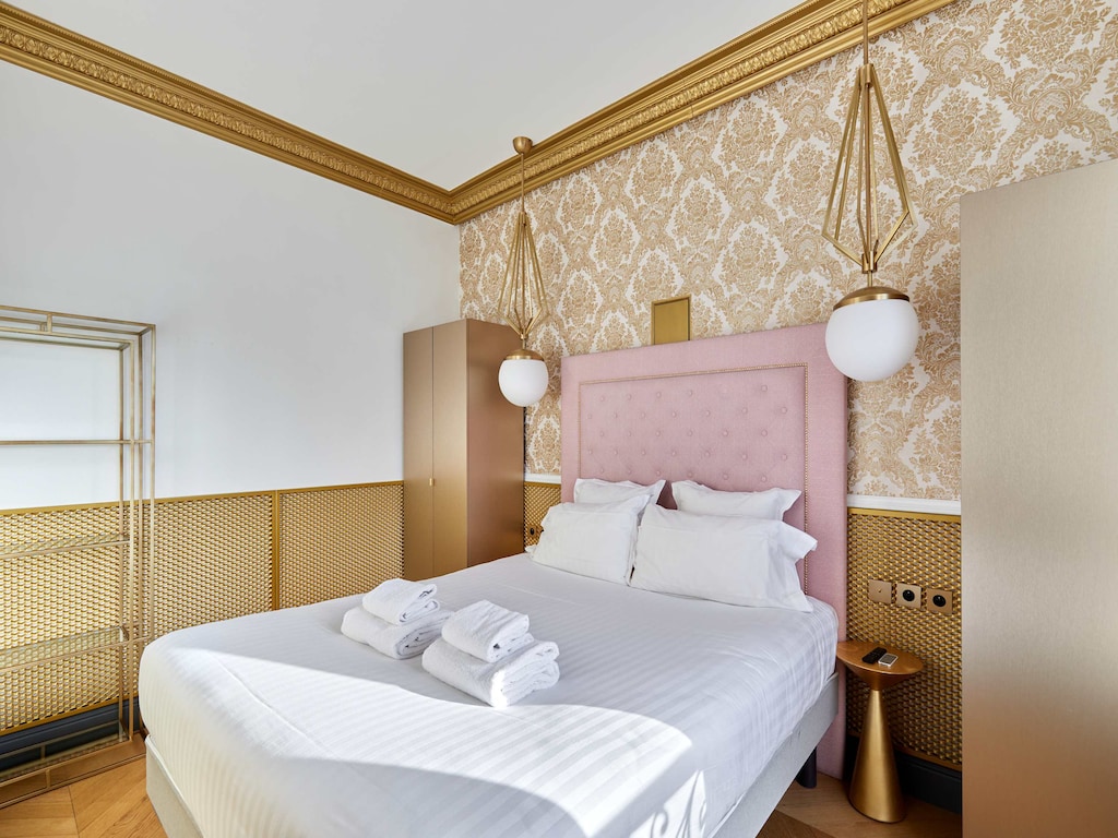 Schitterende AC- 1BDR Ave Montaigne - Arc de Triomphe van Studio Prestige