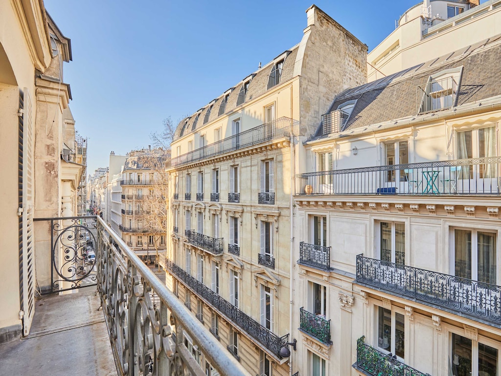 Charmante AC-1BDR Avenue Montaigne/Arc de Triomphe
