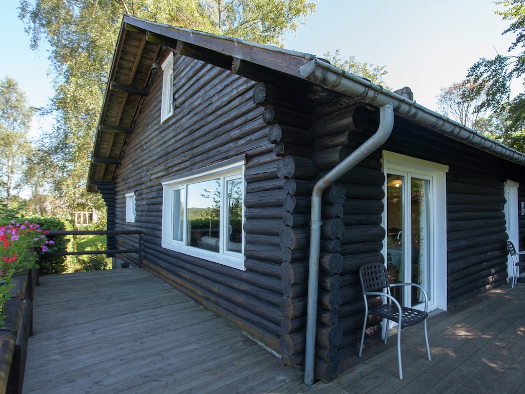 Chalet bij meer en barbecue