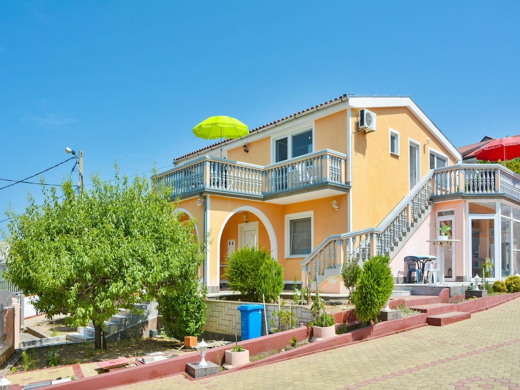 Charmante Wohnung mit privater Terrasse