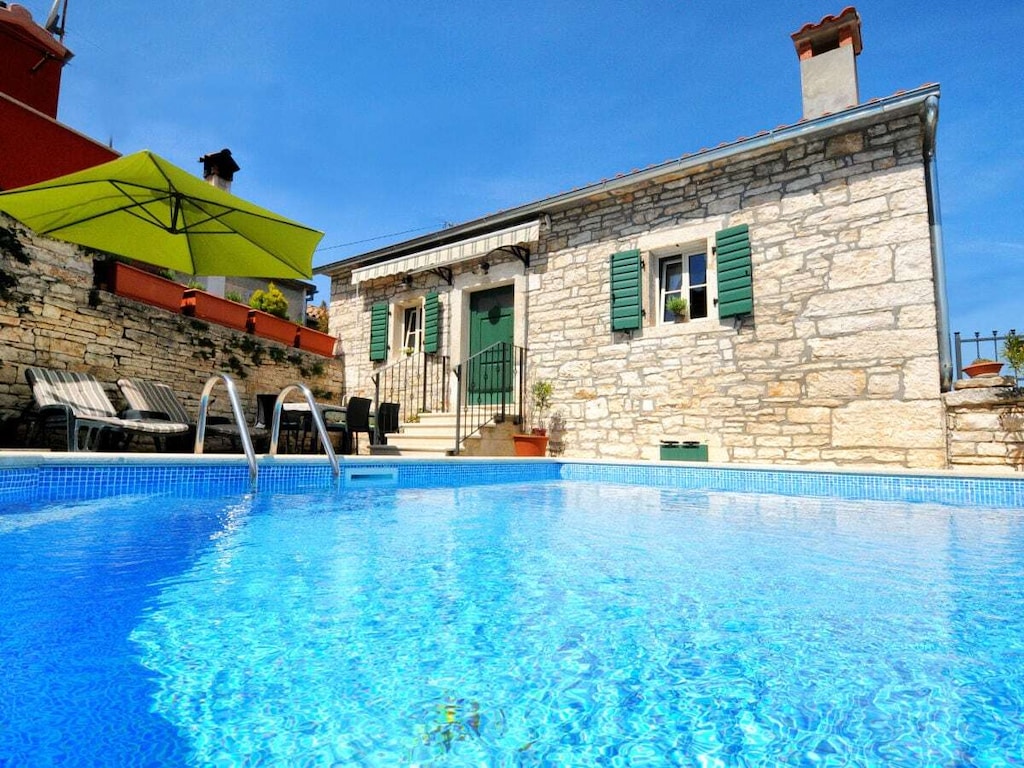 Villa in Tinjan mit Schwimmbecken