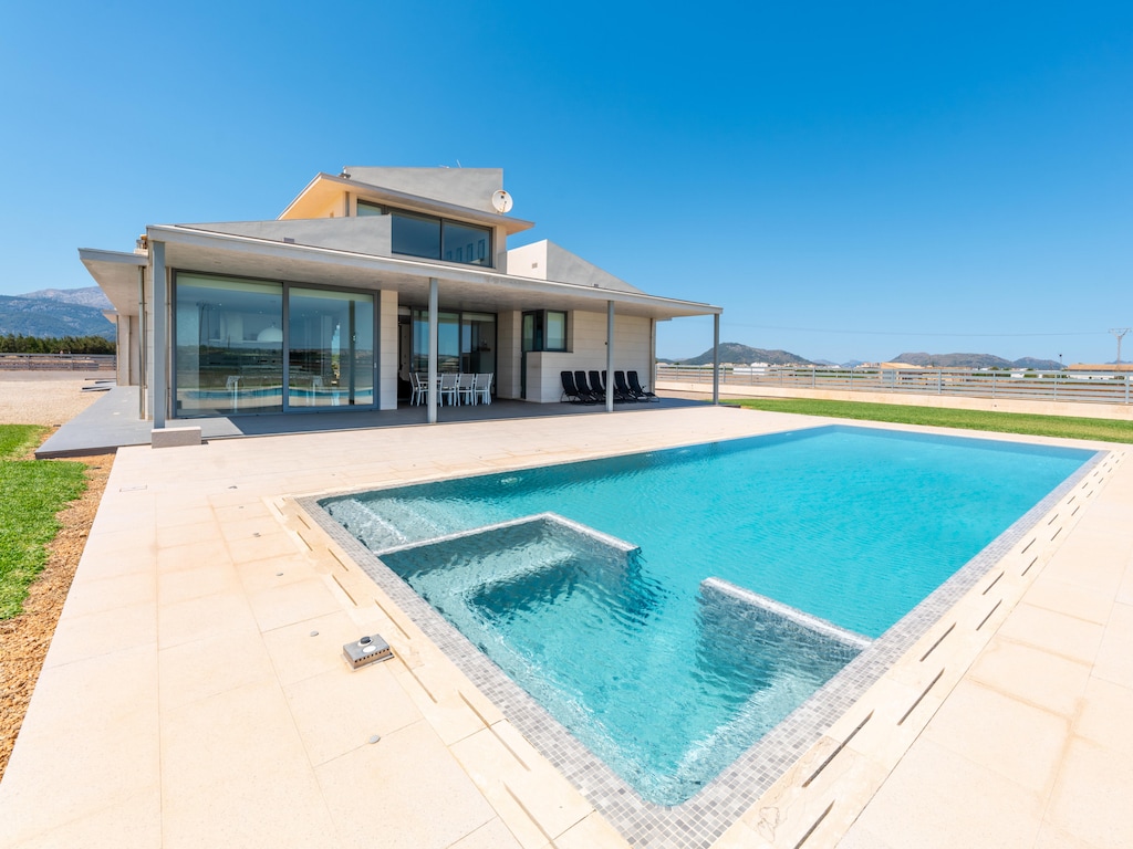 Moderne villa nabij Platjas de Muro