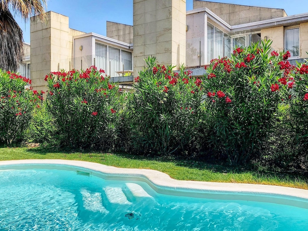 Appartement in La Escala bij strand en zwembaden