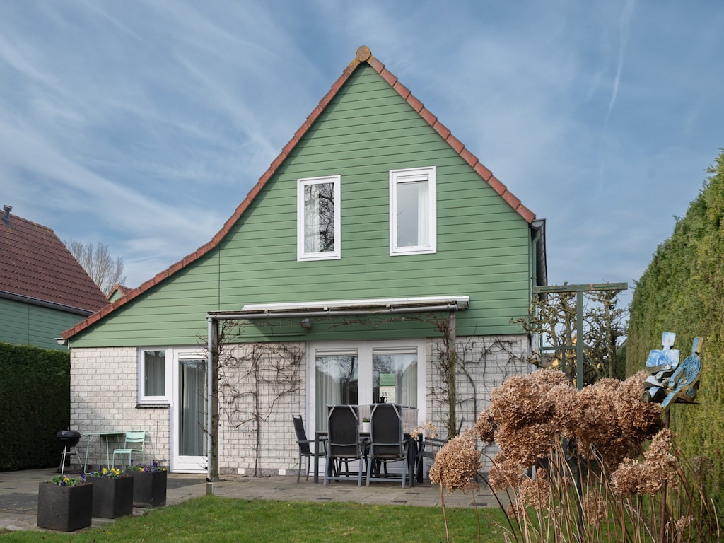Ruim vakantiehuis met sauna nabij strand